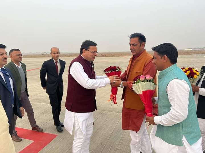 Pushkar Dhami: राजस्थान दौरे के दौरान मुख्यमंत्री धामी का भाजपा कार्यकर्ताओं ने किया स्वागत