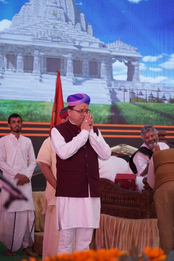 CM Dhami: राजस्थान में रामकथा में शामिल हुए मुख्यमंत्री धामी