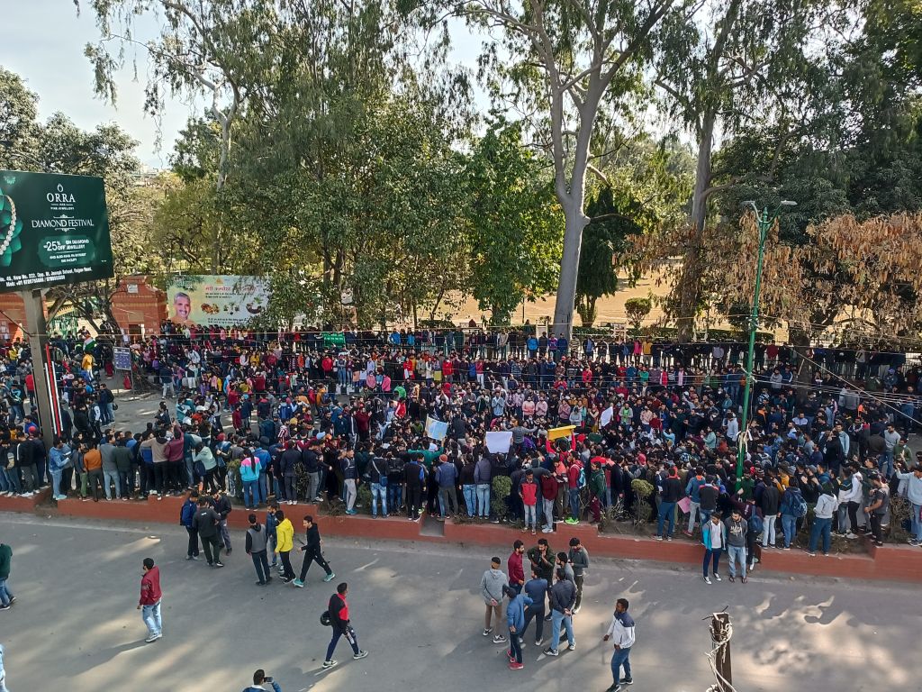 Dehradun Protest: लाठीचार्ज के विरोध में बेरोजगार संघ ने कल बुलाया प्रदेशभर में बंद