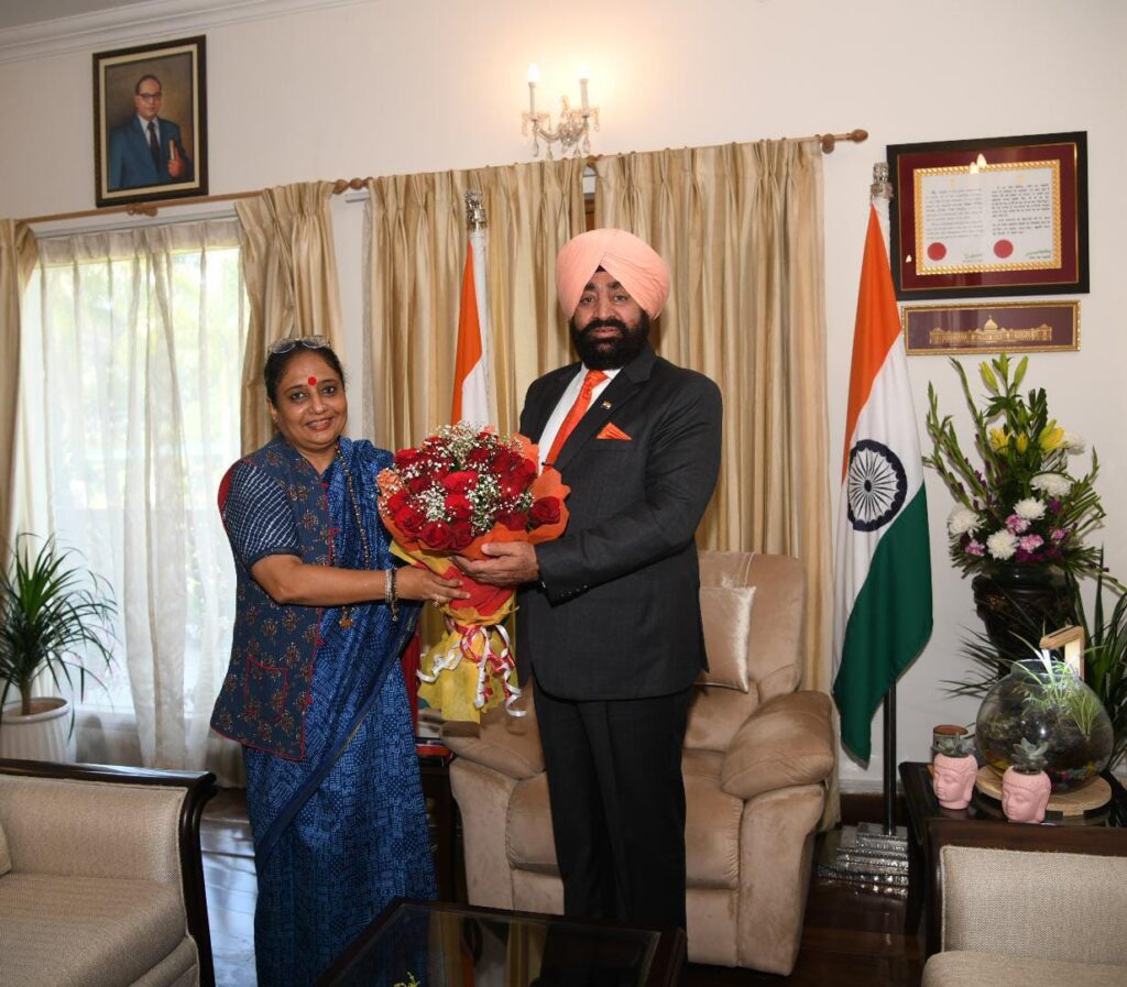Governor Meet Ritu Khanduri: स्पीकर की राज्यपाल से मुलाकात, सत्र सकुशल संपन्न होने पर बधाई