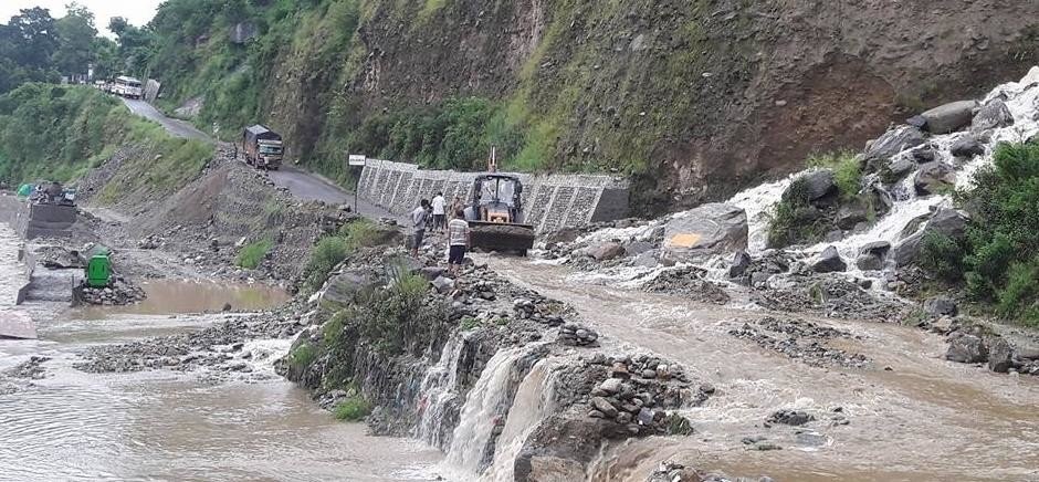 Flood Uttarakhand: उत्तराखंड में बारिश के बाद उफान पर नदियां, हाई अलर्ट जारी