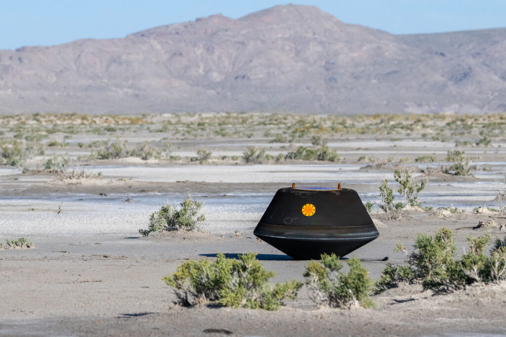 NASA OSIRIS Rex: 7 साल बाद अंतरिक्ष से लौटा नासा का कैप्सूल, अब खुलेंगे अंतरिक्ष के रहस्य