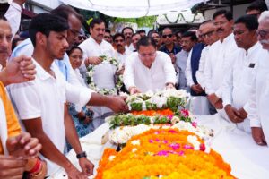 बीसी खंडूड़ी को राजकीय सम्मान के साथ दी गई अंतिम विदाई, खड़खड़ी श्मशान घाट पर हुआ अंतिम संस्कार