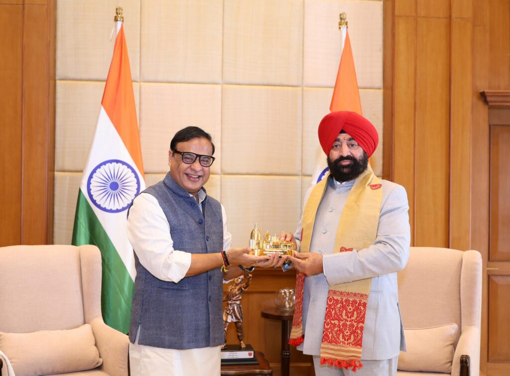 उत्तराखण्ड के राज्यपाल ले.ज. गुरमीत सिंह (रि) की असम के सीएम हिमंता से मुलाकात