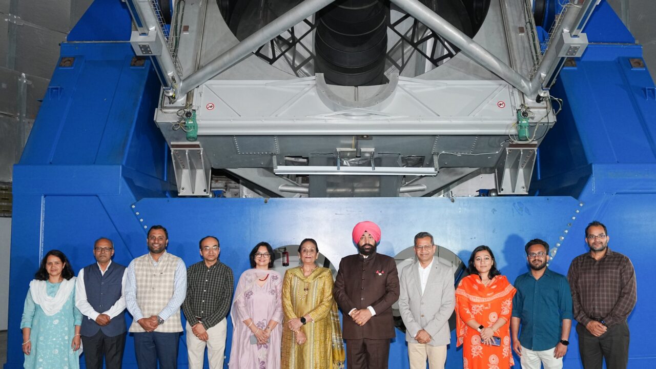 देवस्थल स्थित ARIES में राज्यपाल गुरमीत सिंह ने युवा शोधकर्ताओं को किया सम्मानित