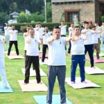 अंतरराष्ट्रीय योग दिवस से पहले सीएम धामी का योगाभ्यास