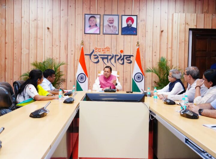 रेलवे बोर्ड चेयरमैन से मिले मुख्यमंत्री धामी, उत्तराखंड की रेल परियोजनाओं पर चर्चा
