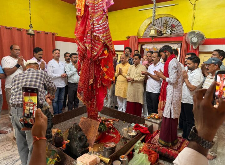 उत्तरकाशी के श्री काशी विश्वनाथ एवं शक्ति मंदिर में मुख्यमंत्री पुष्कर सिंह धामी के पाँच वर्ष पूर्ण होने पर विशेष रुद्राभिषेक एवं पूजा-अर्चना।